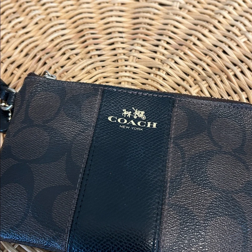 Coach‎ Black Signature Corner Zip Wristlet Brown Black